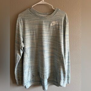 Nike size XL adult femme tunic crewneck long sleeve shirt in teal and white